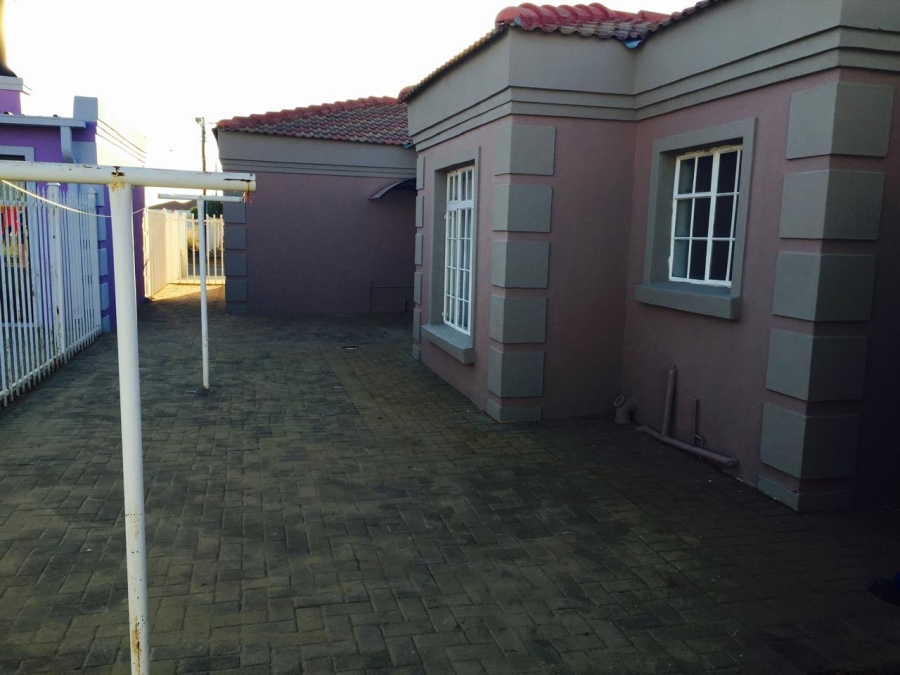 3 Bedroom Property for Sale in Mandela View Free State
